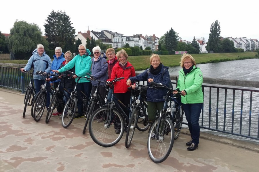 Juli 2018 - Landfrauen fahren Fahrrad in Bremen